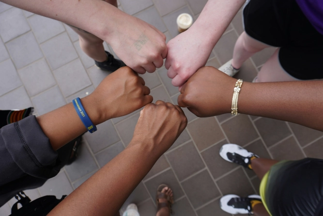 together - handsn